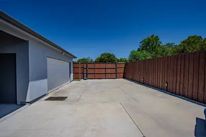 6550 Lockheed Boulevard, Dallas, TX 75209 - Photo 9