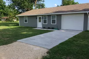 600 Pacific St E, Honey Grove, TX 75446 - Photo 3