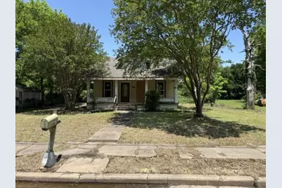 812 W 10th Street, Bonham, TX 75418 - Photo 1