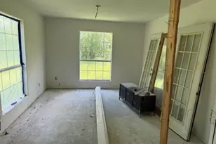 812 W 10th St, Bonham, TX 75418 - Photo 13