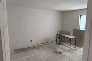 812 W 10th St, Bonham, TX 75418 - Photo 11