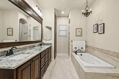 1019 Kingsley Court, Weatherford, TX 76087 - Photo 9