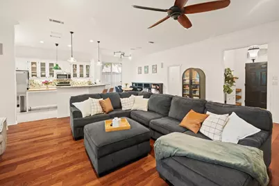 7311 Heritage Oaks Drive, Arlington, TX 76001 - Photo 11