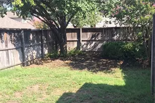 903 Canal St, Irving, TX 75063 - Photo 11