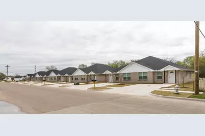 601 Casa Linda Drive, Ennis, TX 75119 - Photo 3