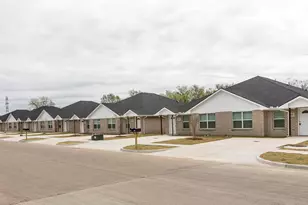 601 Casa Linda Dr, Ennis, TX 75119 - Photo 3