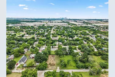 2434 Tallyho Lane, Dallas, TX 75212 - Photo 11