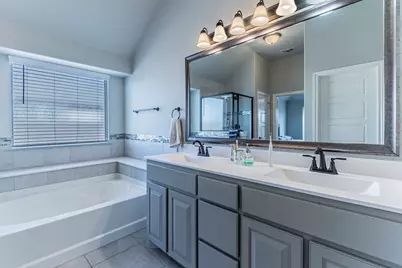 1901 Maplewood Drive, Glenn Heights, TX 75154 - Photo 15