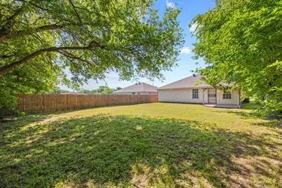 2206 Spikes Street, Grand Prairie, TX 75051 - Photo 25