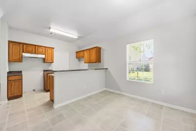 2206 Spikes Street, Grand Prairie, TX 75051 - Photo 9