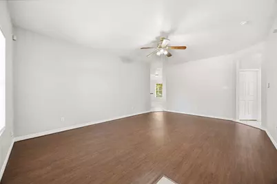 2206 Spikes Street, Grand Prairie, TX 75051 - Photo 5