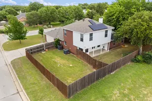 633 Madeline Ct, Azle, TX 76020 - Photo 31