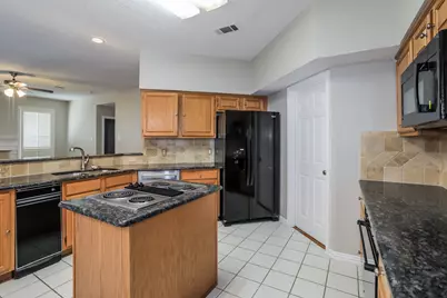 311 Riverwalk Lane, Irving, TX 75063 - Photo 7