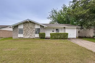 714 Shorecrest Dr, Garland, TX 75040 - Photo 1