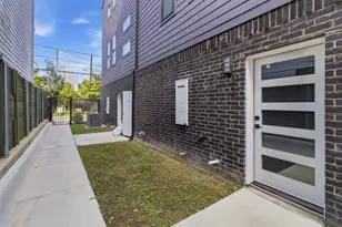 2115 N Fitzhugh Ave, Dallas, TX 75204 - Photo 3