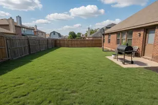 673 S Heights Dr, Crowley, TX 76036 - Photo 17