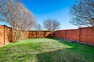 216 Touchdown Dr, Irving, TX 75063 - Photo 15