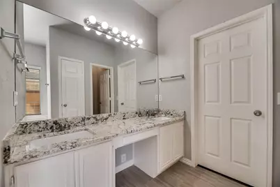 216 Touchdown Drive, Irving, TX 75063 - Photo 9