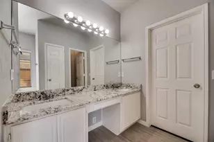216 Touchdown Dr, Irving, TX 75063 - Photo 9
