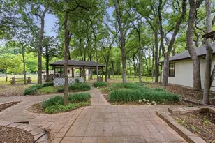 3917 Hidden Lake Ct, Alvarado, TX 76009 - Photo 31
