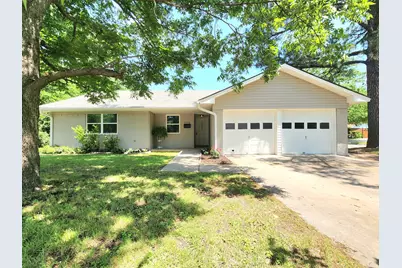 908 Dover Circle, Gainesville, TX 76240 - Photo 1