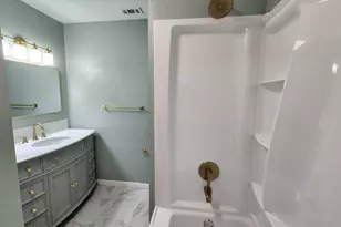 908 Dover Cir, Gainesville, TX 76240 - Photo 9