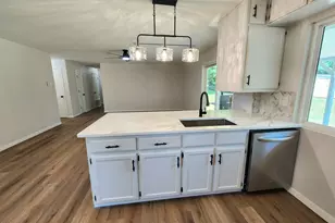 908 Dover Cir, Gainesville, TX 76240 - Photo 3