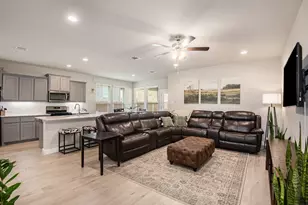 229 Dunmore Dr, Fort Worth, TX 76052 - Photo 3
