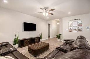 229 Dunmore Dr, Fort Worth, TX 76052 - Photo 5