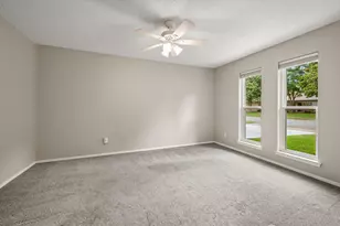 217 Glenn Dr, Hurst, TX 76053 - Photo 7