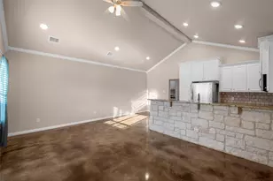 402 Spring St, McGregor, TX 76657 - Photo 3