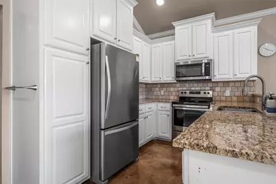 402 Spring Street, McGregor, TX 76657 - Photo 7