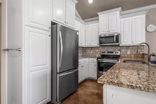 402 Spring St, McGregor, TX 76657 - Photo 7