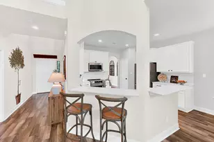 3024 Greenway Dr, Burleson, TX 76028 - Photo 5