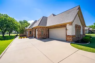 6417 Colonial Dr, Granbury, TX 76049 - Photo 3