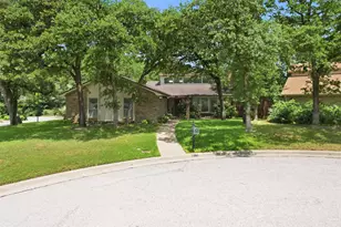 5800 Thoreau Ln, Arlington, TX 76016 - Photo 37