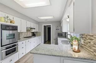 5800 Thoreau Ln, Arlington, TX 76016 - Photo 9