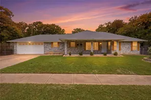 217 Spruce Cir, Azle, TX 76020 - Photo 1