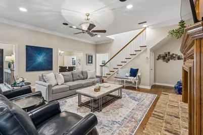 9631 Hilldale Drive, Dallas, TX 75231 - Photo 7