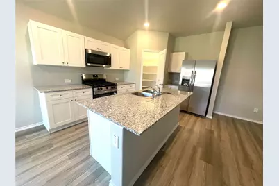5552 Rollins Drive, Krum, TX 76249 - Photo 5