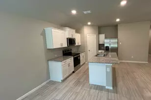 333 Lubbock Dr, Azle, TX 76020 - Photo 9