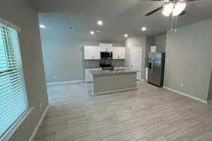 333 Lubbock Dr, Azle, TX 76020 - Photo 7