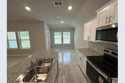 333 Lubbock Drive, Azle, TX 76020 - Photo 9