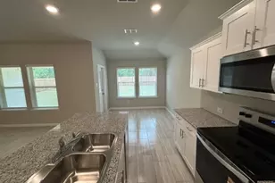 333 Lubbock Dr, Azle, TX 76020 - Photo 9