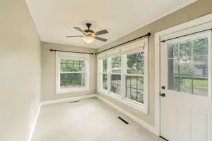 1312 W Lavender Ln, Arlington, TX 76013 - Photo 17