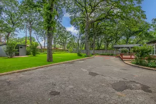 1312 W Lavender Ln, Arlington, TX 76013 - Photo 31