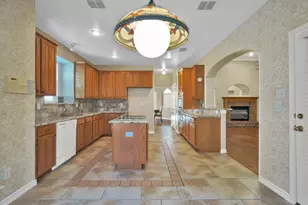 4213 Forestedge Dr, Grand Prairie, TX 75052 - Photo 15