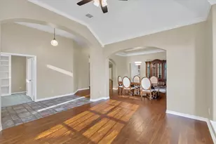 4213 Forestedge Dr, Grand Prairie, TX 75052 - Photo 9