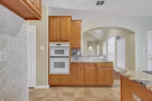 4213 Forestedge Dr, Grand Prairie, TX 75052 - Photo 17