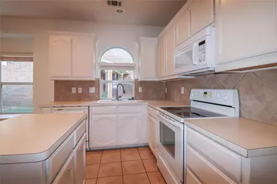 12532 Clarksburg Trail, Fort Worth, TX 76244 - Photo 5